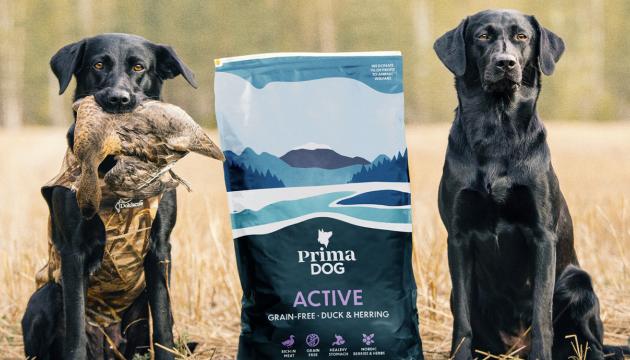 PrimaDog Active dog food and two huting dogs